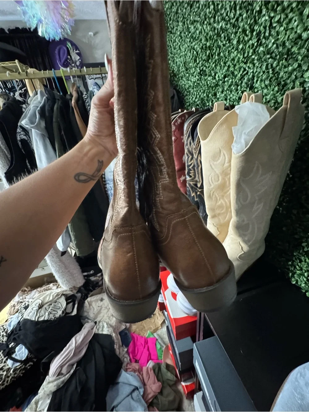 Classic Brown Leather Western Boots - Women's Cowboy Style - Picture 3 of 7